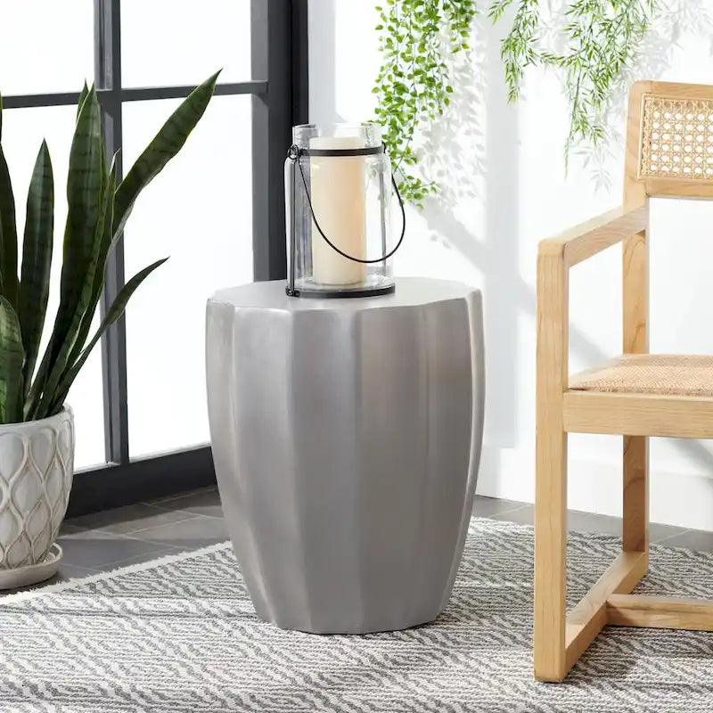 SAFAVIEH Nhuong Concrete Indoor/ Outdoor Accent Table - 15.3 x 15.3 x 17.7 - 15Wx15Dx18H